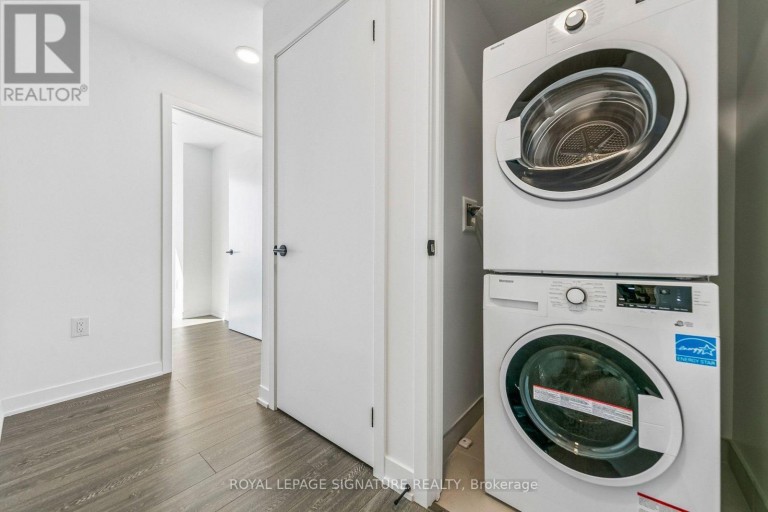 2404 - 2495 EGLINTON AVENUE W, Mississauga (Central Erin Mills), Ontario, L5M2T2