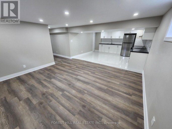 LOWER - 2577 WHALEY DRIVE, Mississauga (Cooksville), Ontario, L5B1X1