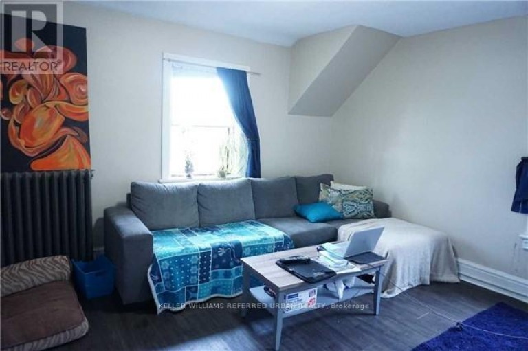 UPPER - 591 JANE STREET, Toronto (Runnymede-Bloor West Village), Ontario, M6S4A3