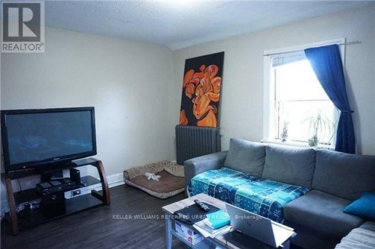 UPPER - 591 JANE STREET, Toronto (Runnymede-Bloor West Village), Ontario, M6S4A3