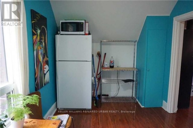 UPPER - 591 JANE STREET, Toronto (Runnymede-Bloor West Village), Ontario, M6S4A3