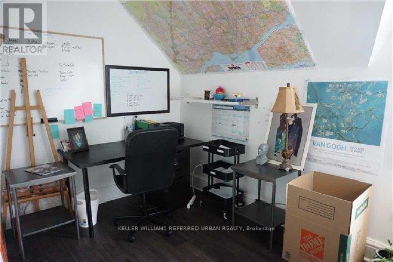 UPPER - 591 JANE STREET, Toronto (Runnymede-Bloor West Village), Ontario, M6S4A3