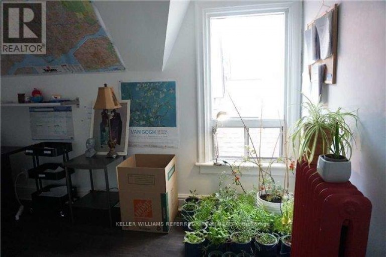 UPPER - 591 JANE STREET, Toronto (Runnymede-Bloor West Village), Ontario, M6S4A3
