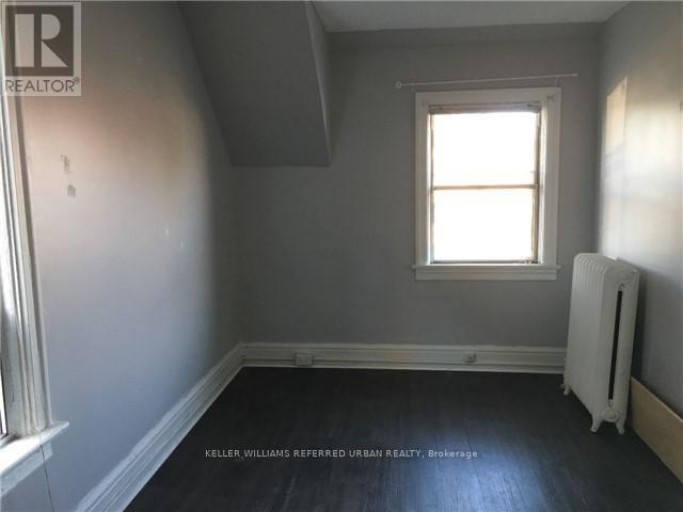 UPPER - 591 JANE STREET, Toronto (Runnymede-Bloor West Village), Ontario, M6S4A3