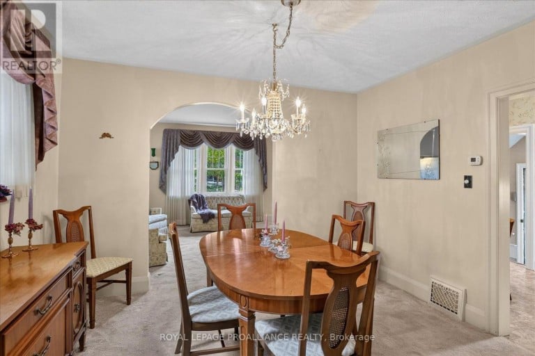 210 ABERDEEN AVENUE, Peterborough (Northcrest Ward 5), Ontario, K9H4W8