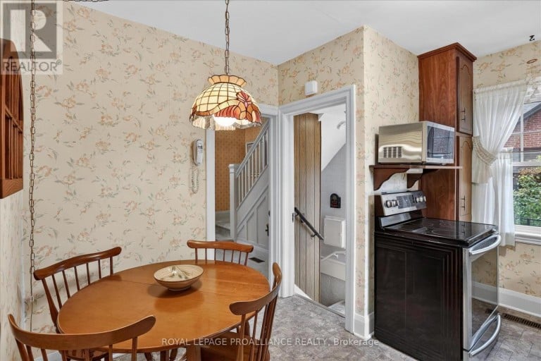 210 ABERDEEN AVENUE, Peterborough (Northcrest Ward 5), Ontario, K9H4W8