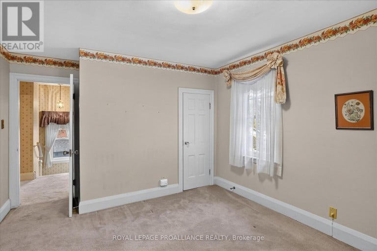 210 ABERDEEN AVENUE, Peterborough (Northcrest Ward 5), Ontario, K9H4W8