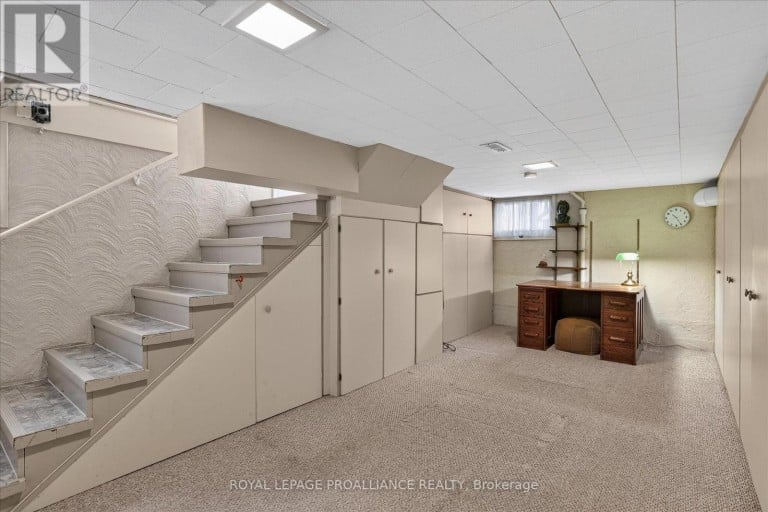 210 ABERDEEN AVENUE, Peterborough (Northcrest Ward 5), Ontario, K9H4W8