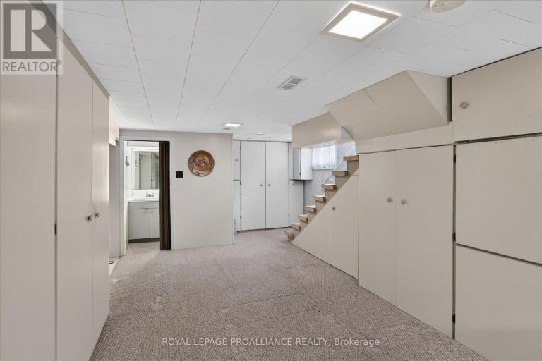 210 ABERDEEN AVENUE, Peterborough (Northcrest Ward 5), Ontario, K9H4W8