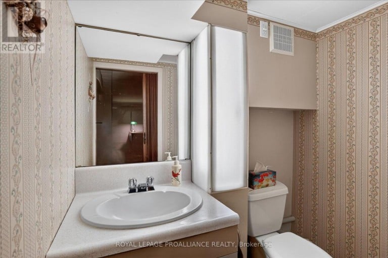 210 ABERDEEN AVENUE, Peterborough (Northcrest Ward 5), Ontario, K9H4W8