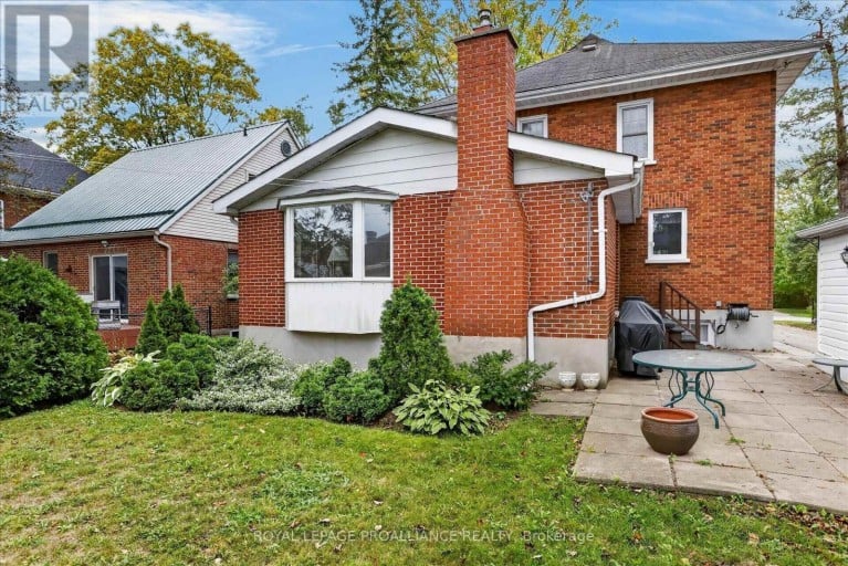 210 ABERDEEN AVENUE, Peterborough (Northcrest Ward 5), Ontario, K9H4W8