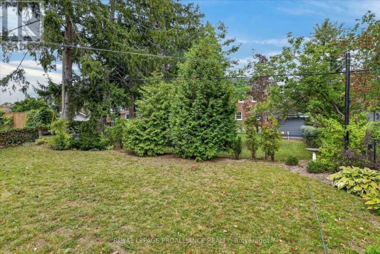 210 ABERDEEN AVENUE, Peterborough (Northcrest Ward 5), Ontario, K9H4W8