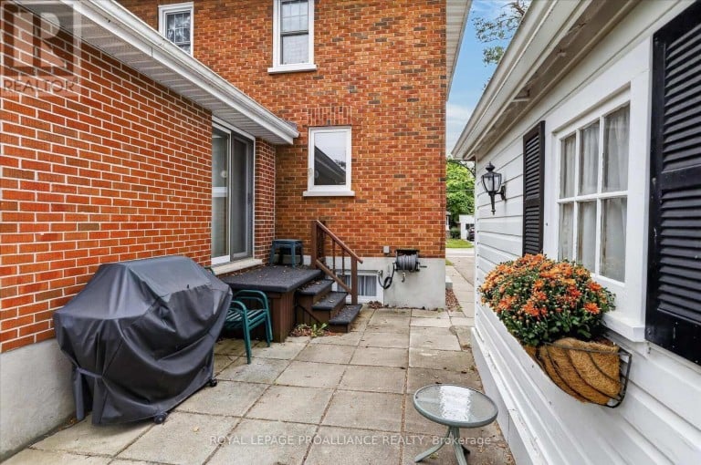 210 ABERDEEN AVENUE, Peterborough (Northcrest Ward 5), Ontario, K9H4W8