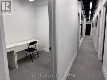 OFFICE #1 - 156 PARKDALE AVENUE N Hamilton (McQuesten) Ontario photo 1