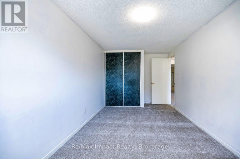 25 TOMPKINS LANE, Ajax (South East), Ontario, L1S3L7