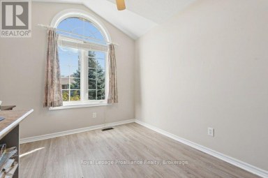 36 HEARTWOOD DRIVE Belleville (Belleville Ward) Ontario photo 20