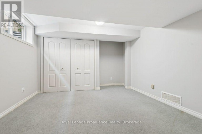 36 HEARTWOOD DRIVE, Belleville (Belleville Ward), Ontario, K8P5L9