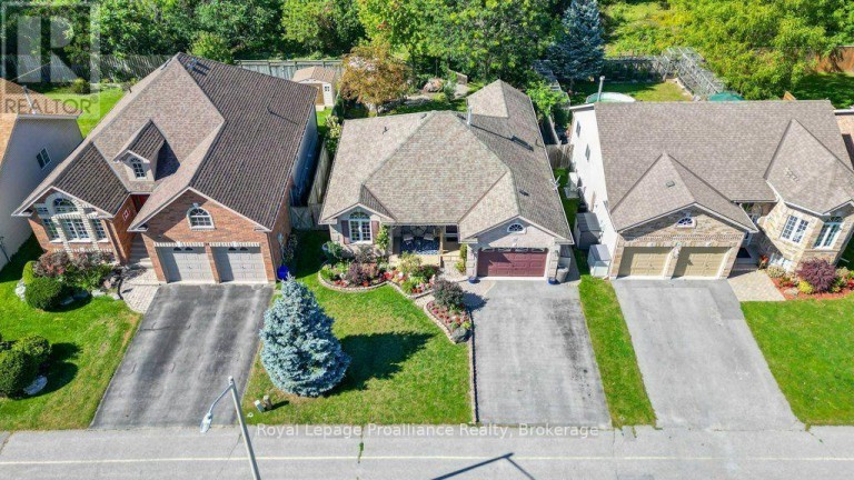 36 HEARTWOOD DRIVE, Belleville (Belleville Ward), Ontario, K8P5L9