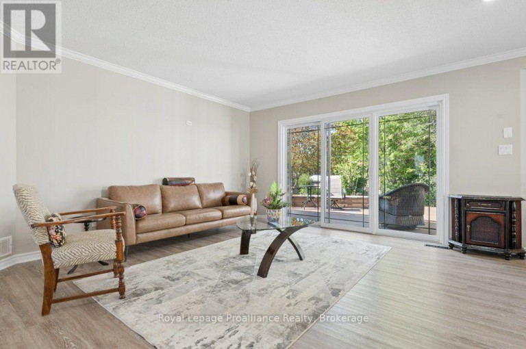 36 HEARTWOOD DRIVE, Belleville (Belleville Ward), Ontario, K8P5L9