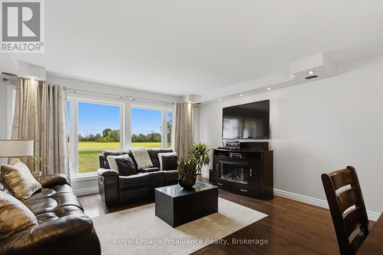 328 RITZ ROAD, Belleville (Thurlow Ward), Ontario, K0K1V0