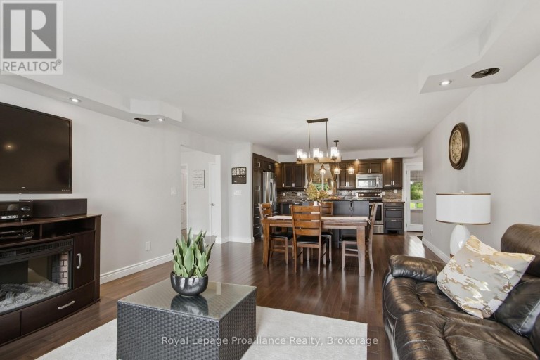 328 RITZ ROAD, Belleville (Thurlow Ward), Ontario, K0K1V0