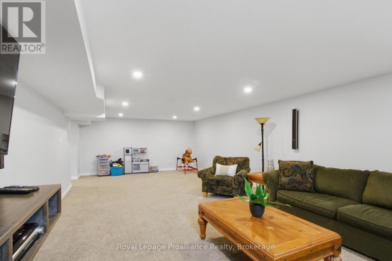 328 RITZ ROAD, Belleville (Thurlow Ward), Ontario, K0K1V0