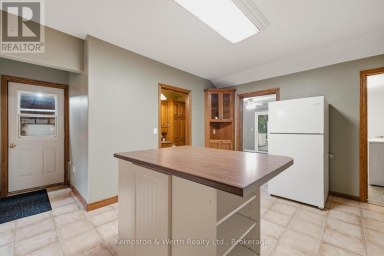 485 WALLACE AVENUE S North Perth (Listowel) Ontario photo 17