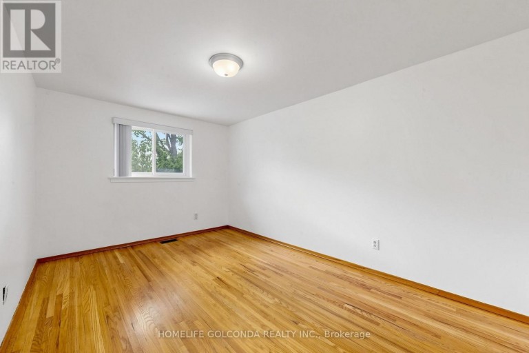 21 GROVE PARK CRESCENT, Toronto (Don Valley Village), Ontario, M2J2C7