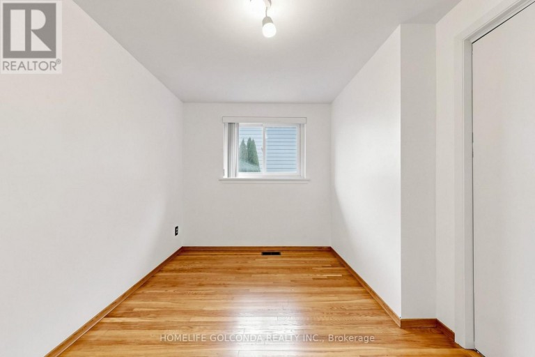 21 GROVE PARK CRESCENT, Toronto (Don Valley Village), Ontario, M2J2C7