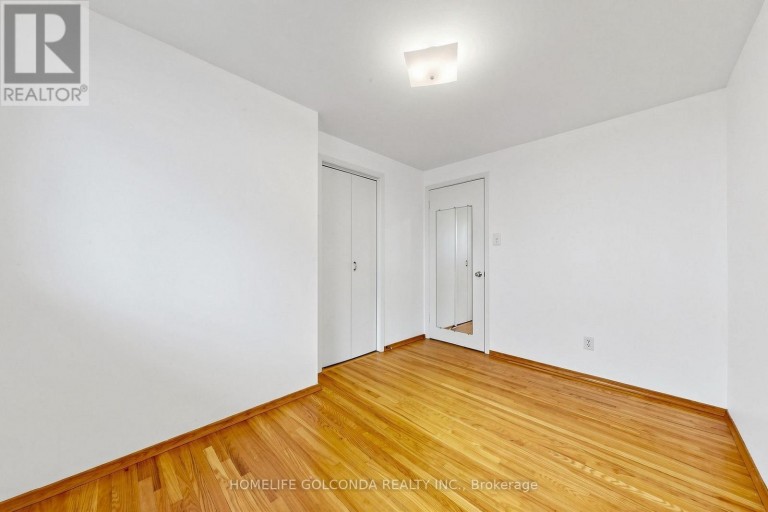 21 GROVE PARK CRESCENT, Toronto (Don Valley Village), Ontario, M2J2C7
