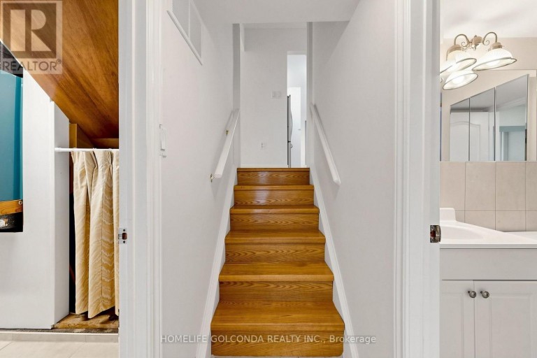 21 GROVE PARK CRESCENT, Toronto (Don Valley Village), Ontario, M2J2C7