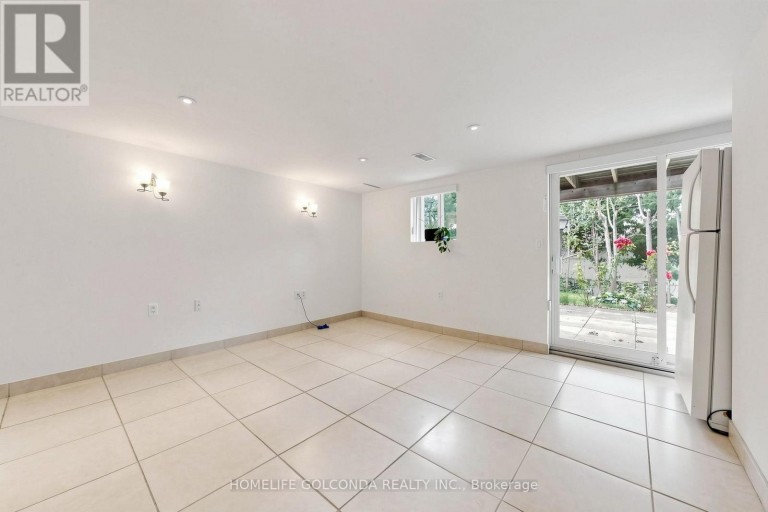 21 GROVE PARK CRESCENT, Toronto (Don Valley Village), Ontario, M2J2C7