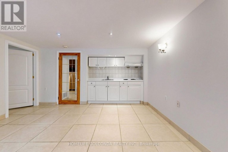 21 GROVE PARK CRESCENT, Toronto (Don Valley Village), Ontario, M2J2C7