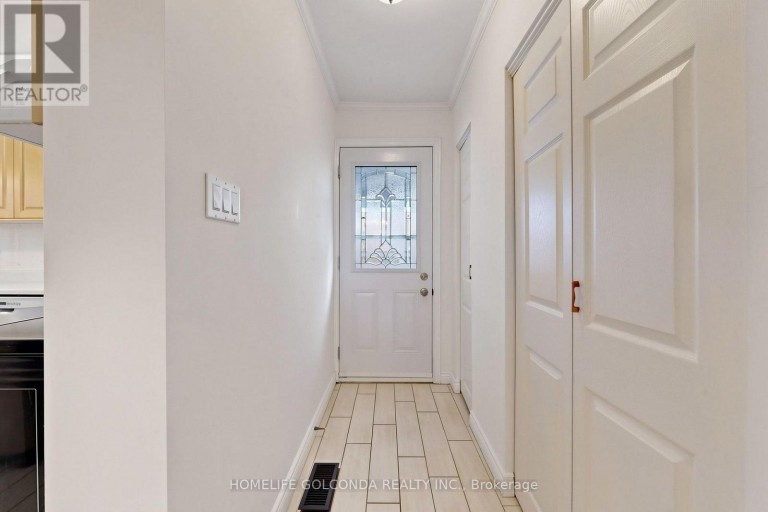 21 GROVE PARK CRESCENT, Toronto (Don Valley Village), Ontario, M2J2C7