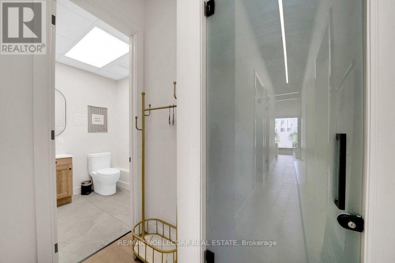 C - 15 WILLIS ROAD, Vaughan (East Woodbridge), Ontario, L4L2S3