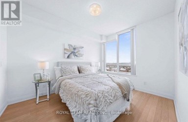 1014 - 85 PARK ROAD N Vaughan (Beverley Glen) Ontario photo 5