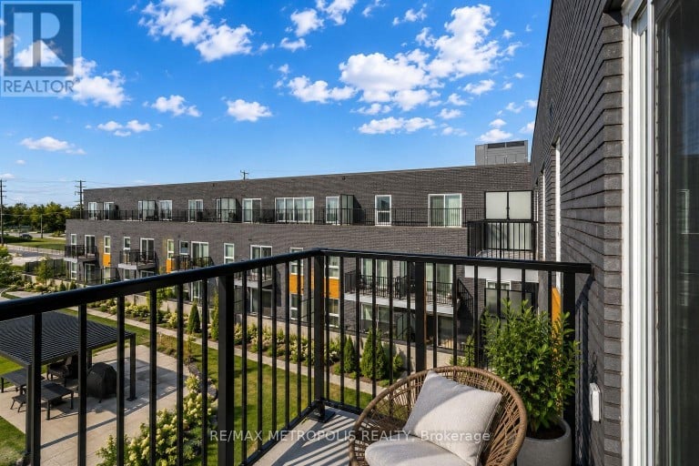 422 - 430 ESSA ROAD, Barrie (Holly), Ontario, L9J0M1