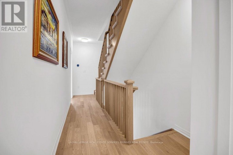 9 CROWN GATE, Oakville (GO Glenorchy), Ontario, L6M0W8