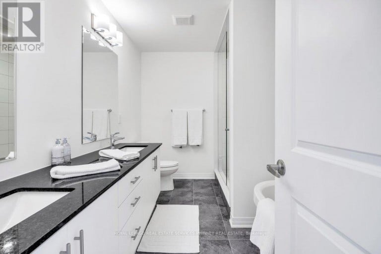 9 CROWN GATE, Oakville (GO Glenorchy), Ontario, L6M0W8