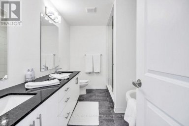9 CROWN GATE Oakville (GO Glenorchy) Ontario photo 33