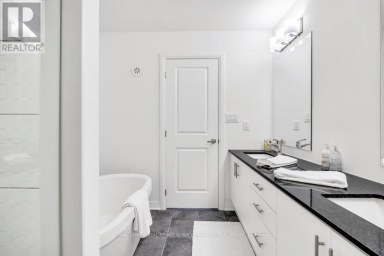 9 CROWN GATE Oakville (GO Glenorchy) Ontario photo 34