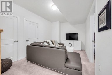 9 CROWN GATE Oakville (GO Glenorchy) Ontario photo 36