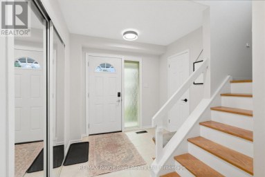 313 LUPIN DRIVE Whitby (Downtown Whitby) Ontario photo 2