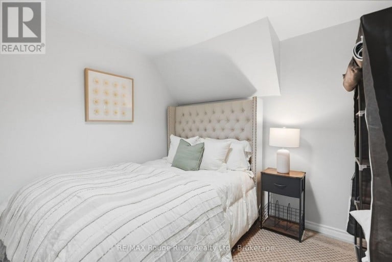 313 LUPIN DRIVE, Whitby (Downtown Whitby), Ontario, L1N1Y5