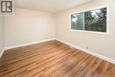 42, 380 Bermuda Drive NW Calgary Alberta photo 16