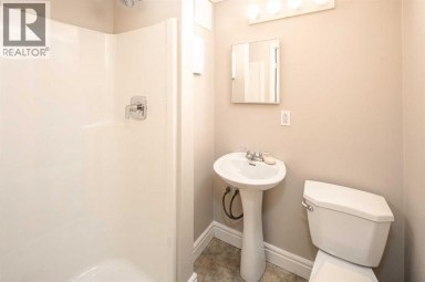 42, 380 Bermuda Drive NW Calgary Alberta photo 22