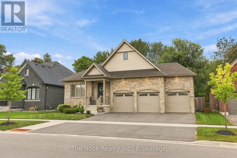 372 NORTHGLEN BOULEVARD, Clarington (Bowmanville), Ontario, L1C7E2