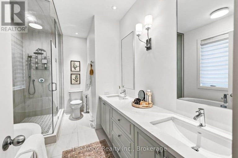 372 NORTHGLEN BOULEVARD, Clarington (Bowmanville), Ontario, L1C7E2