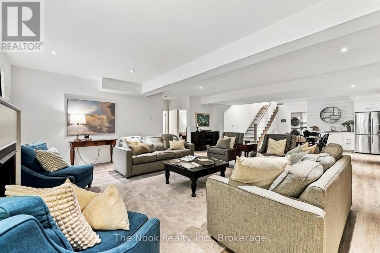 372 NORTHGLEN BOULEVARD, Clarington (Bowmanville), Ontario, L1C7E2
