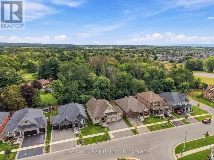 372 NORTHGLEN BOULEVARD, Clarington (Bowmanville), Ontario, L1C7E2